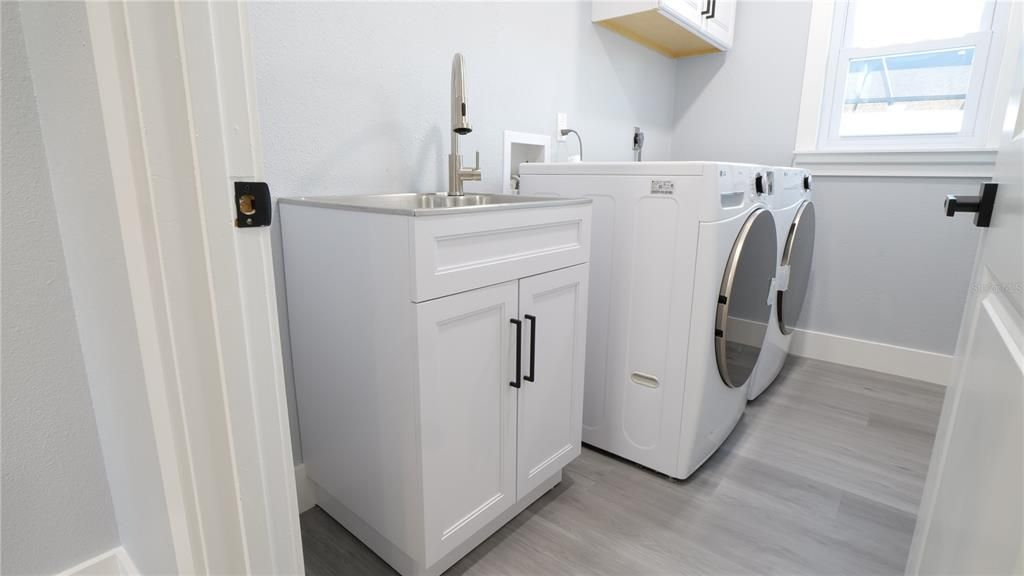 For Sale: $650,000 (4 beds, 2 baths, 2026 Square Feet)