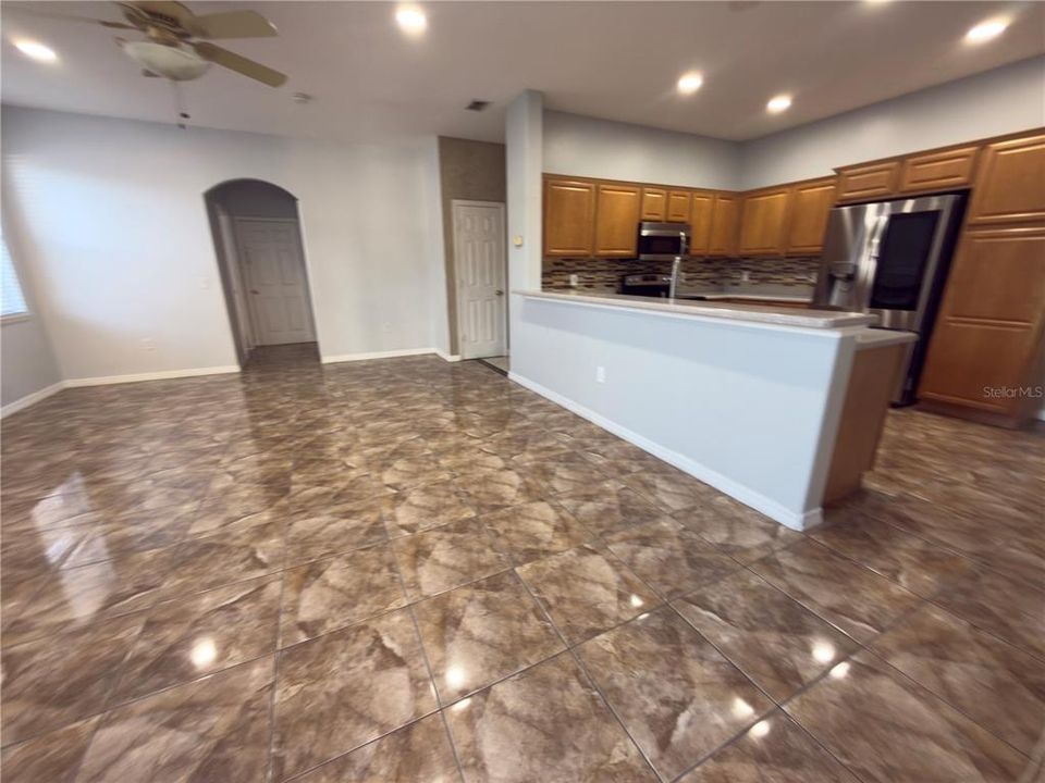 В аренду: $3,000 (4 спален, 2 ванн, 2660 Квадратных фут)