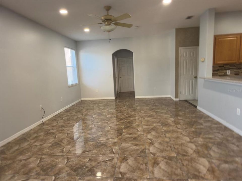 В аренду: $3,000 (4 спален, 2 ванн, 2660 Квадратных фут)