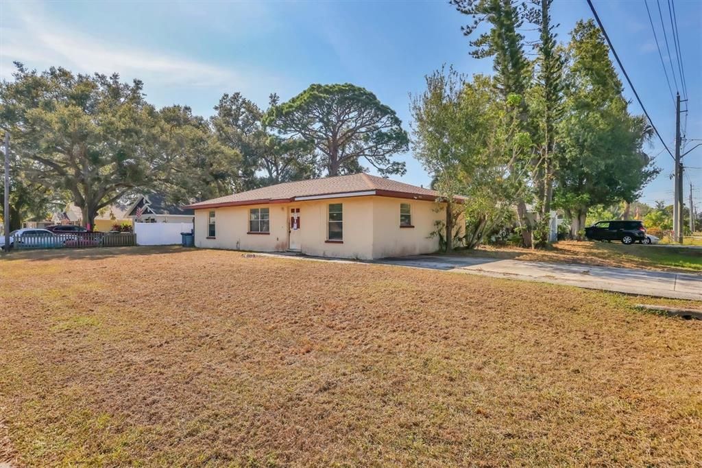 For Sale: $269,900 (3 beds, 2 baths, 1248 Square Feet)