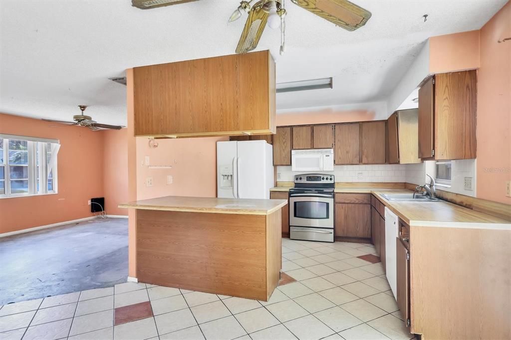 For Sale: $269,900 (3 beds, 2 baths, 1248 Square Feet)