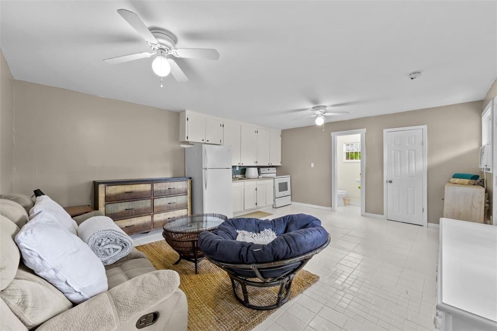 合同活跃: $369,900 (3 贝兹, 2 浴室, 1440 平方英尺)