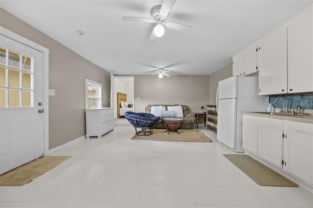 合同活跃: $369,900 (3 贝兹, 2 浴室, 1440 平方英尺)