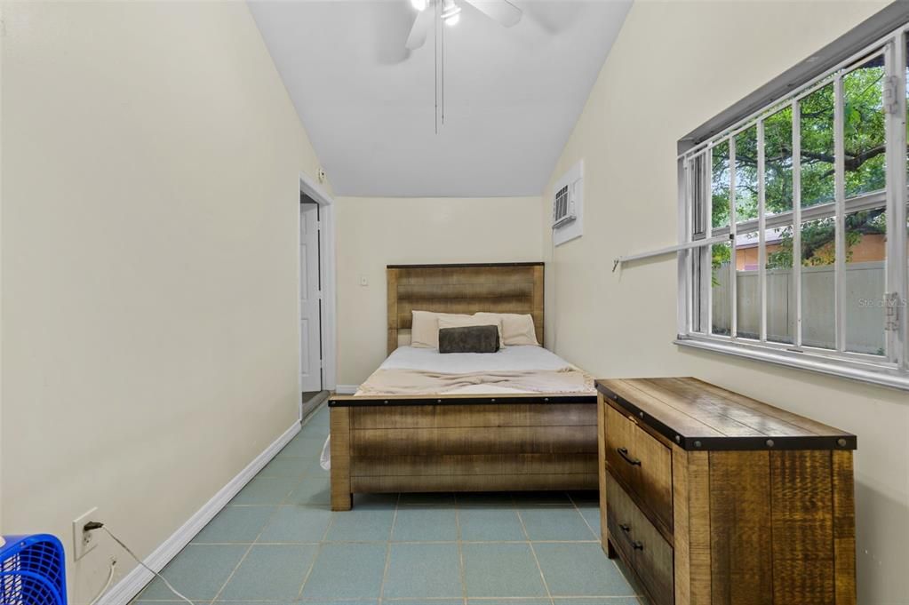 合同活跃: $369,900 (3 贝兹, 2 浴室, 1440 平方英尺)