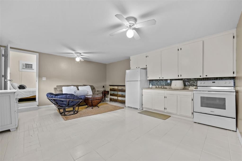 合同活跃: $369,900 (3 贝兹, 2 浴室, 1440 平方英尺)