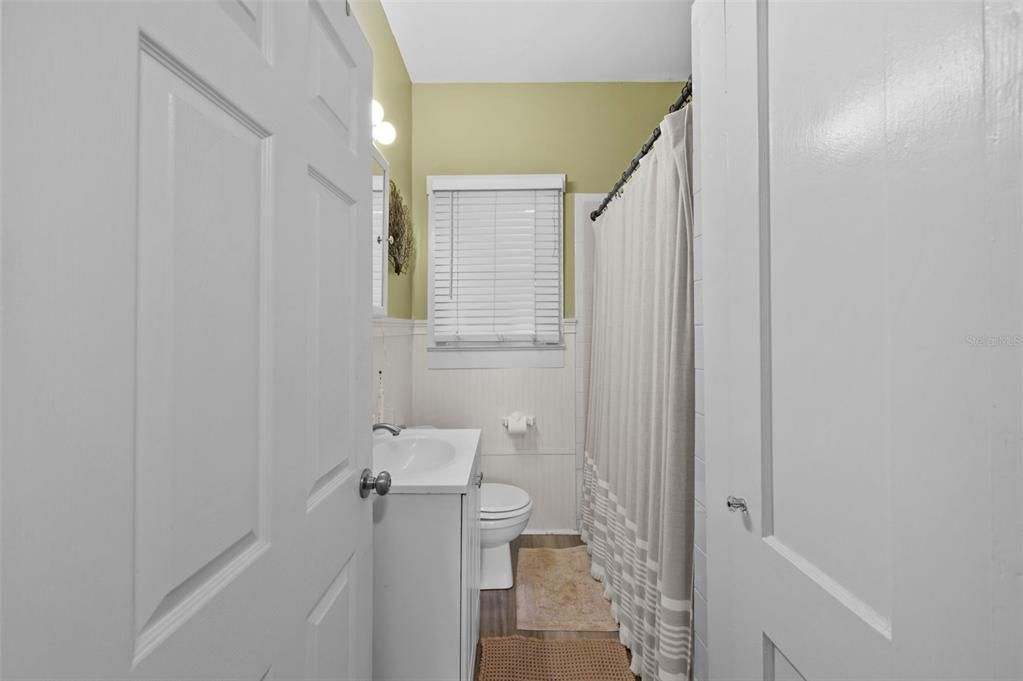 合同活跃: $369,900 (3 贝兹, 2 浴室, 1440 平方英尺)