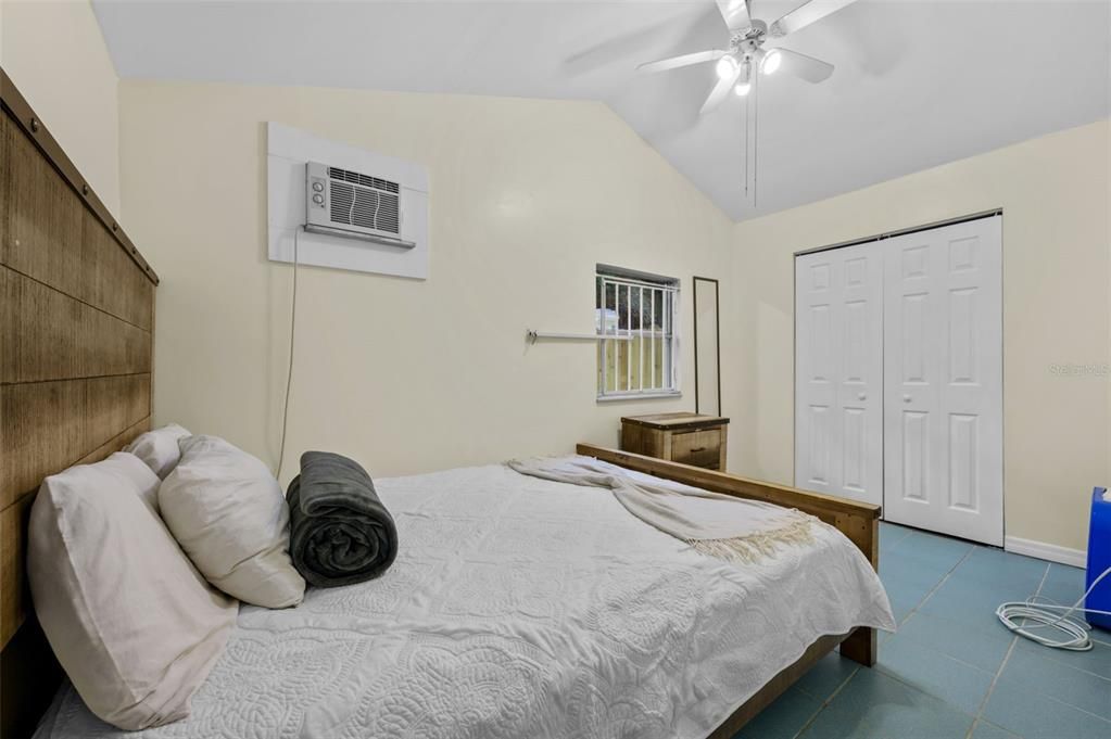 合同活跃: $369,900 (3 贝兹, 2 浴室, 1440 平方英尺)