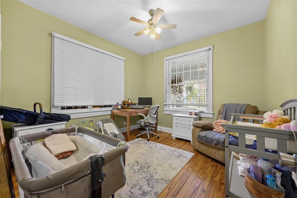 合同活跃: $369,900 (3 贝兹, 2 浴室, 1440 平方英尺)