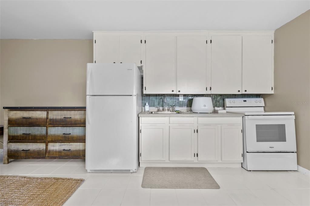 合同活跃: $369,900 (3 贝兹, 2 浴室, 1440 平方英尺)