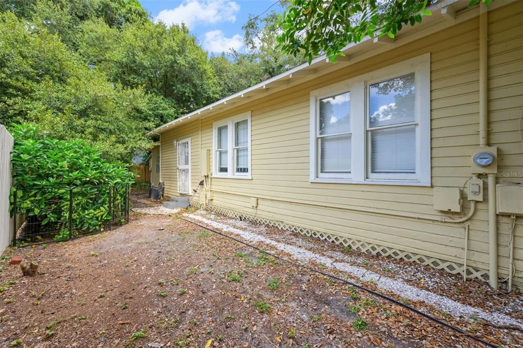 合同活跃: $369,900 (3 贝兹, 2 浴室, 1440 平方英尺)