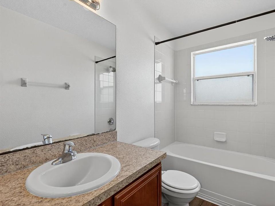 待售: $324,900 (4 贝兹, 2 浴室, 2162 平方英尺)