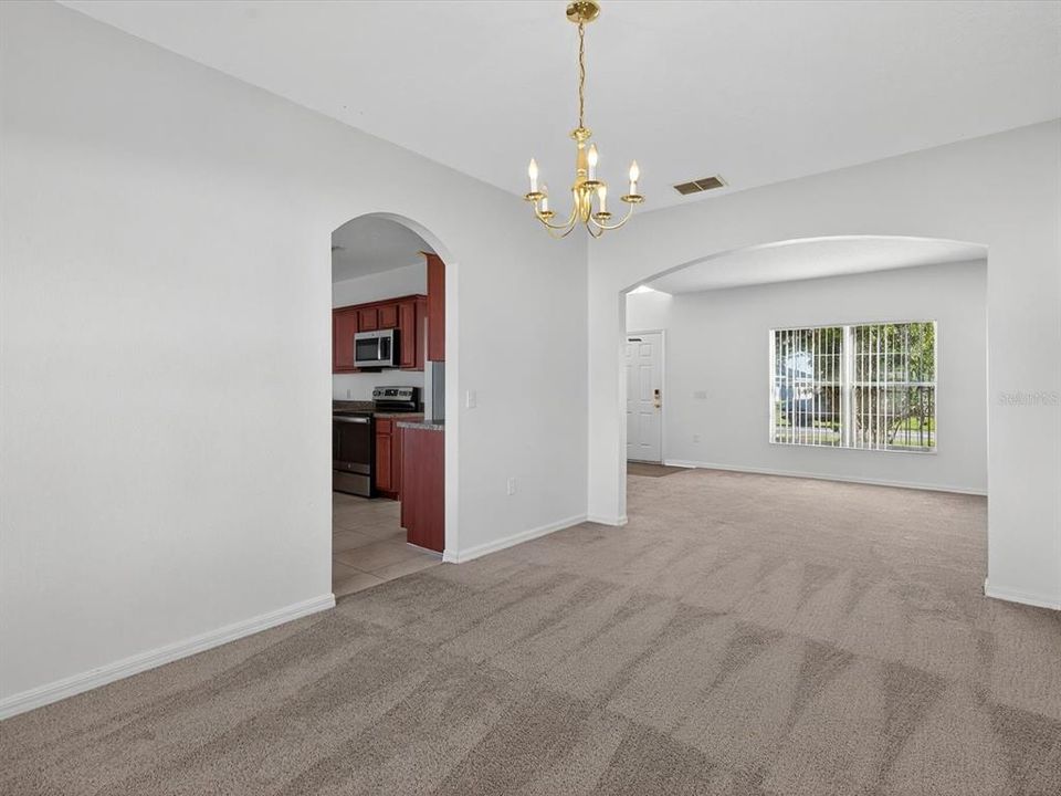 待售: $324,900 (4 贝兹, 2 浴室, 2162 平方英尺)