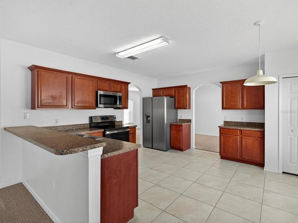 待售: $324,900 (4 贝兹, 2 浴室, 2162 平方英尺)