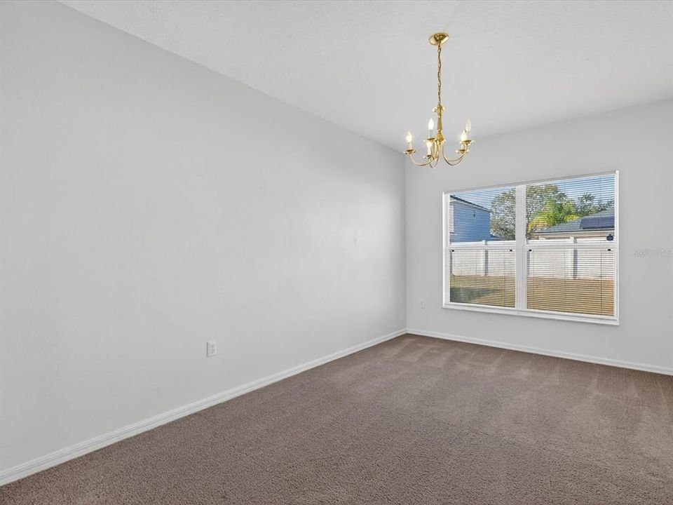 待售: $324,900 (4 贝兹, 2 浴室, 2162 平方英尺)