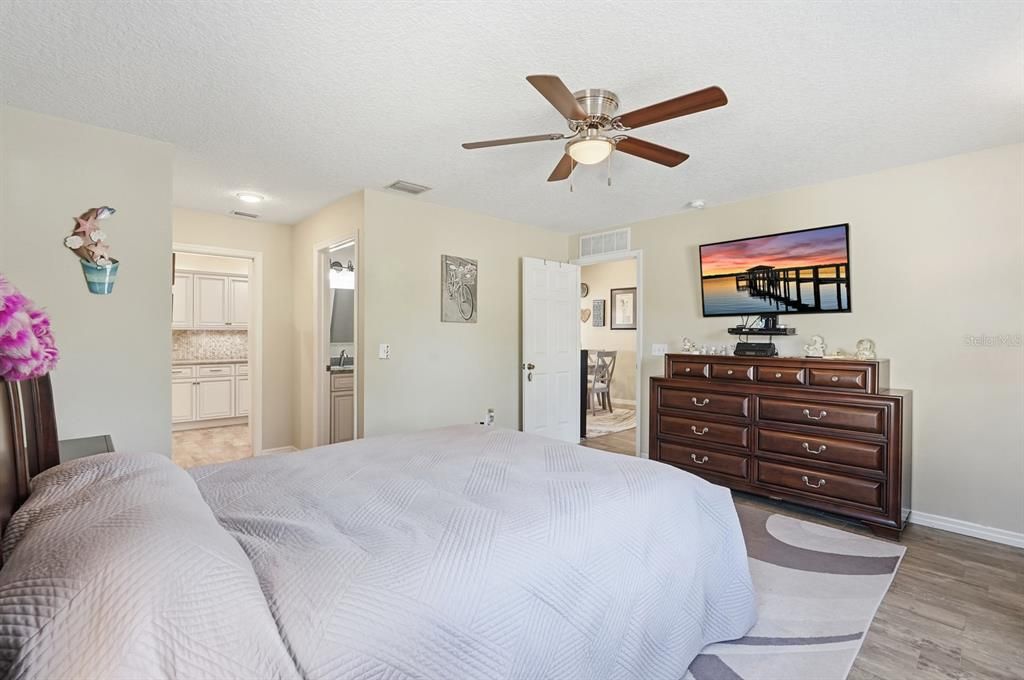 待售: $339,900 (3 贝兹, 2 浴室, 1260 平方英尺)