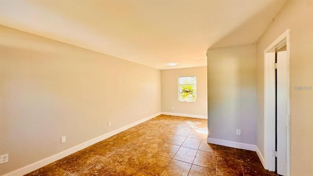 En Renta: $875 (1 camas, 1 baños, 6205 Pies cuadrados)