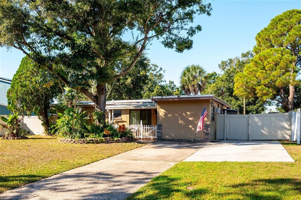 En Venta: $319,000 (4 camas, 2 baños, 1257 Pies cuadrados)