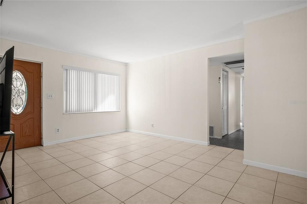 En Venta: $319,000 (4 camas, 2 baños, 1257 Pies cuadrados)