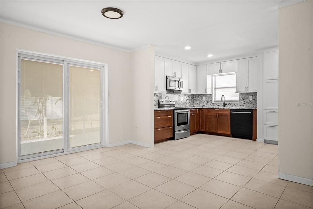 En Venta: $319,000 (4 camas, 2 baños, 1257 Pies cuadrados)