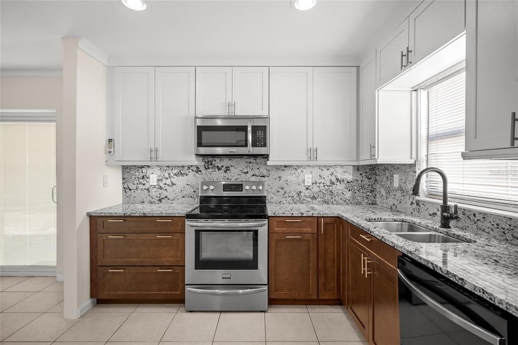 En Venta: $319,000 (4 camas, 2 baños, 1257 Pies cuadrados)