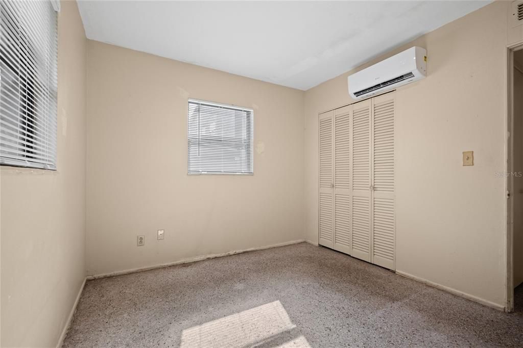 En Venta: $319,000 (4 camas, 2 baños, 1257 Pies cuadrados)