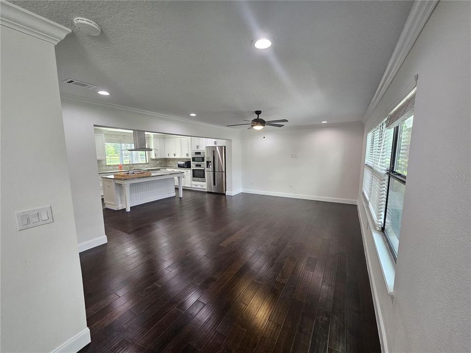 待售: $850,000 (5 贝兹, 3 浴室, 4100 平方英尺)