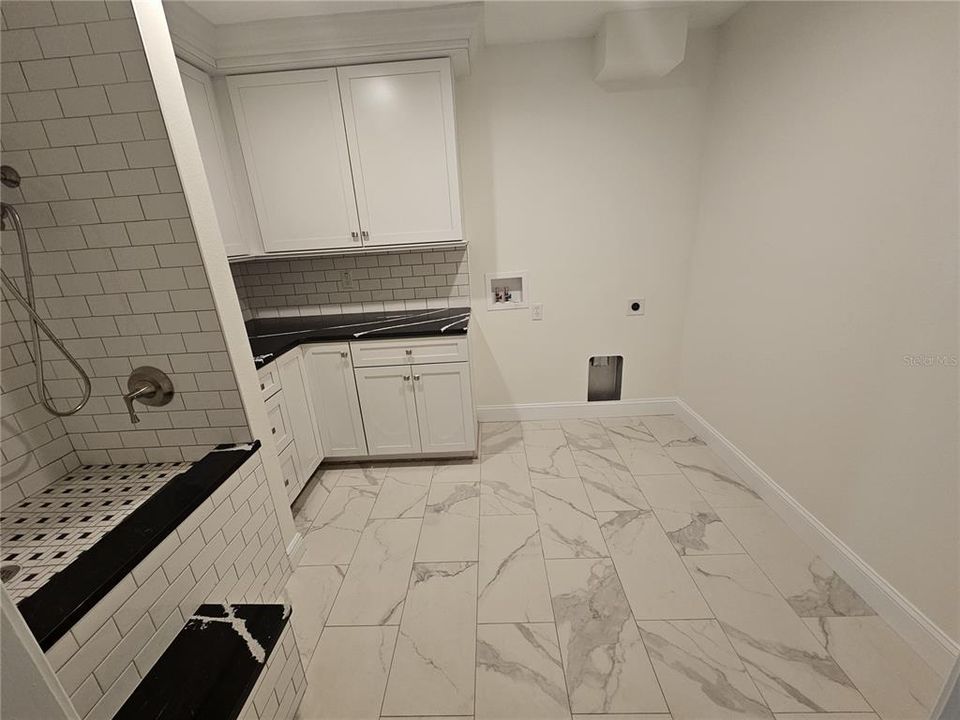 待售: $850,000 (5 贝兹, 3 浴室, 4100 平方英尺)