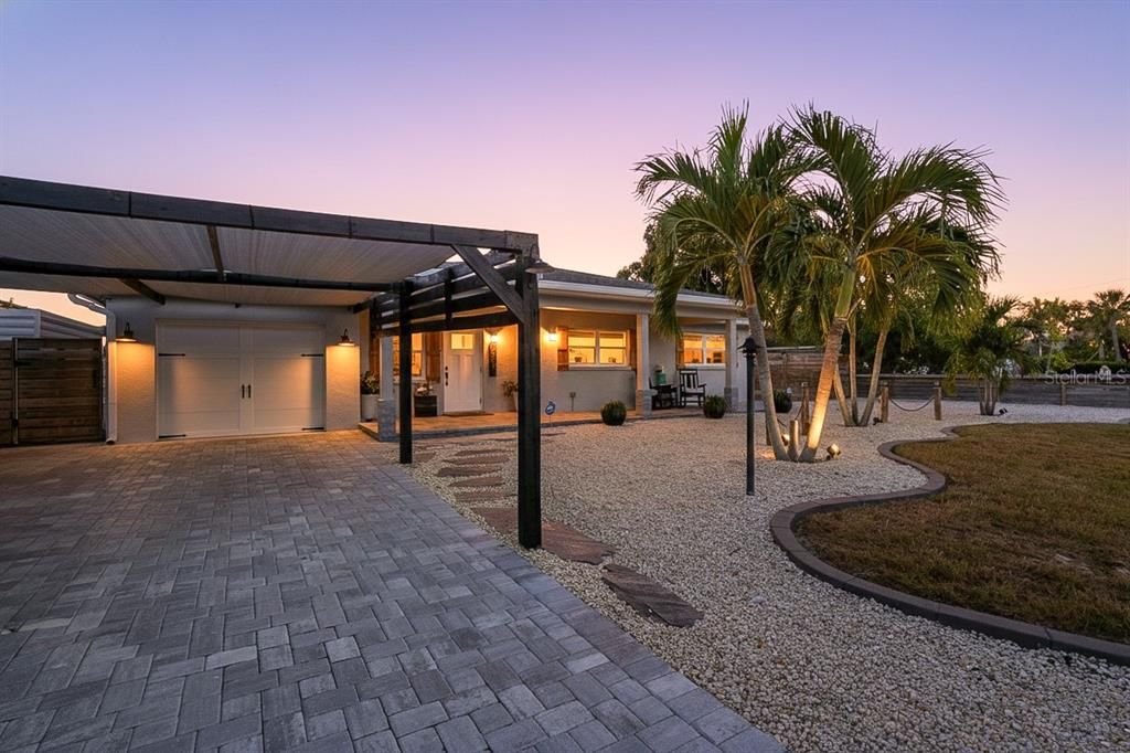 En Venta: $1,150,000 (4 camas, 3 baños, 2498 Pies cuadrados)