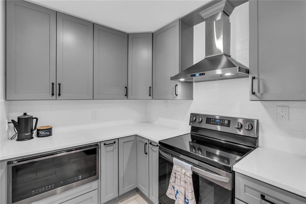 En Venta: $1,150,000 (4 camas, 3 baños, 2498 Pies cuadrados)