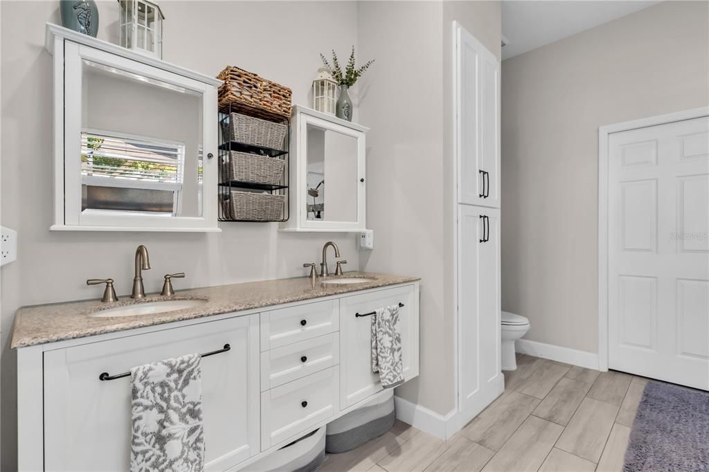 En Venta: $1,150,000 (4 camas, 3 baños, 2498 Pies cuadrados)