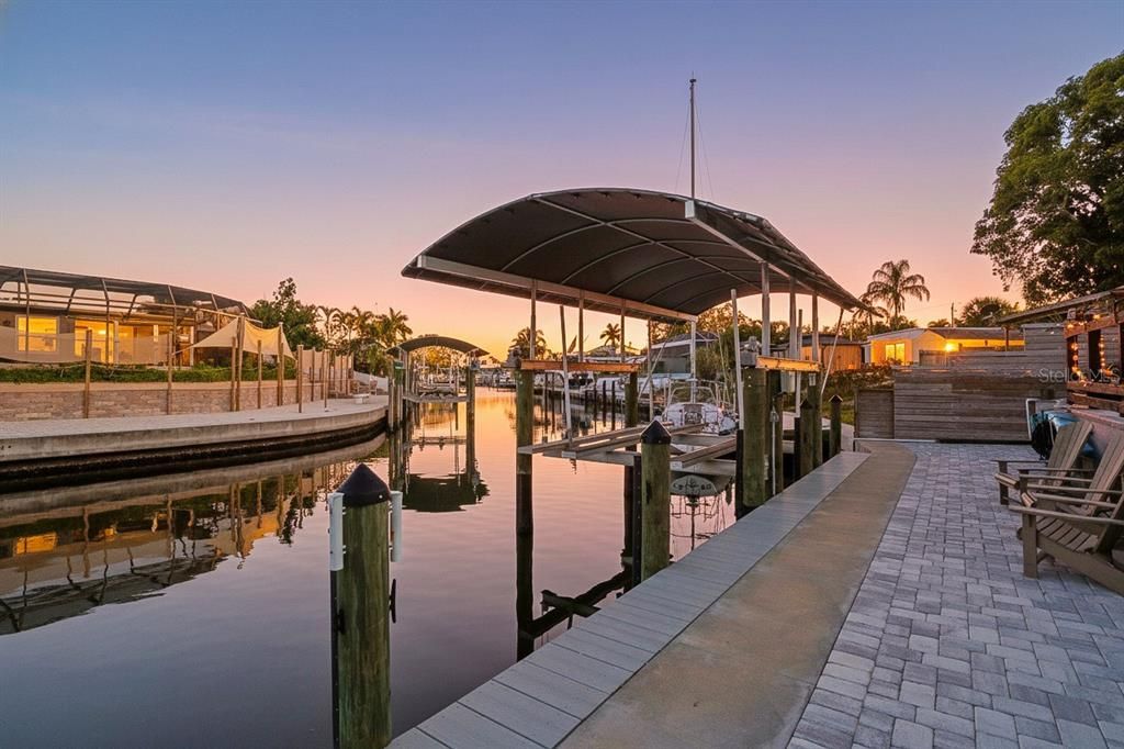 En Venta: $1,150,000 (4 camas, 3 baños, 2498 Pies cuadrados)