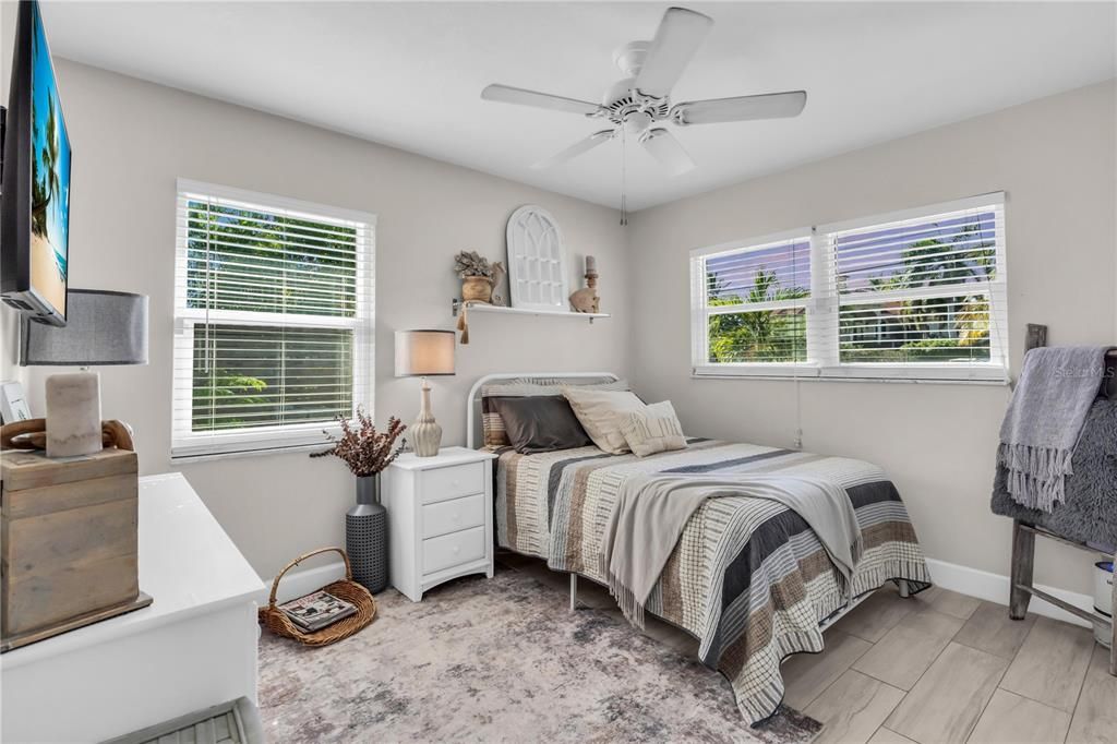 En Venta: $1,150,000 (4 camas, 3 baños, 2498 Pies cuadrados)