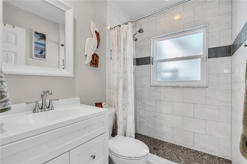 En Venta: $1,150,000 (4 camas, 3 baños, 2498 Pies cuadrados)