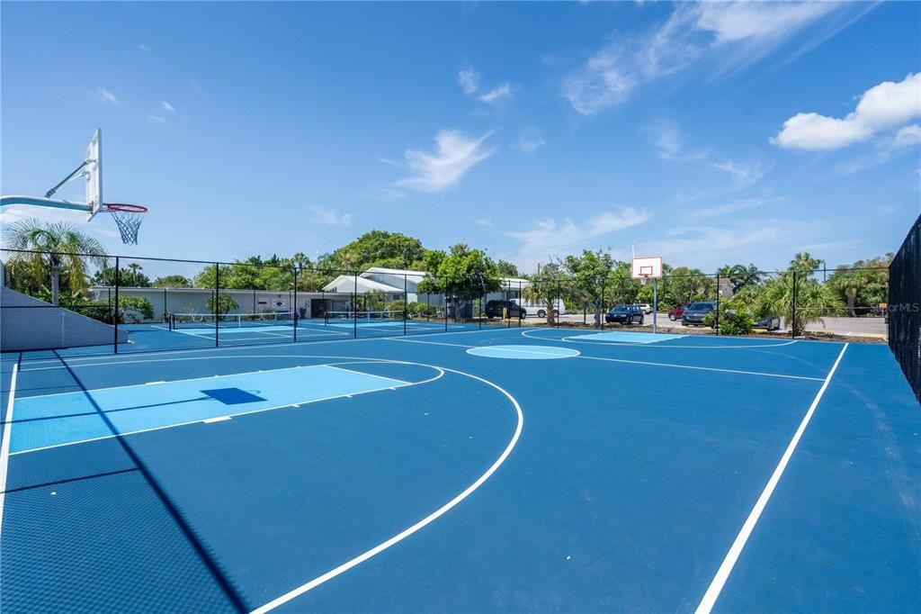 En Venta: $1,150,000 (4 camas, 3 baños, 2498 Pies cuadrados)