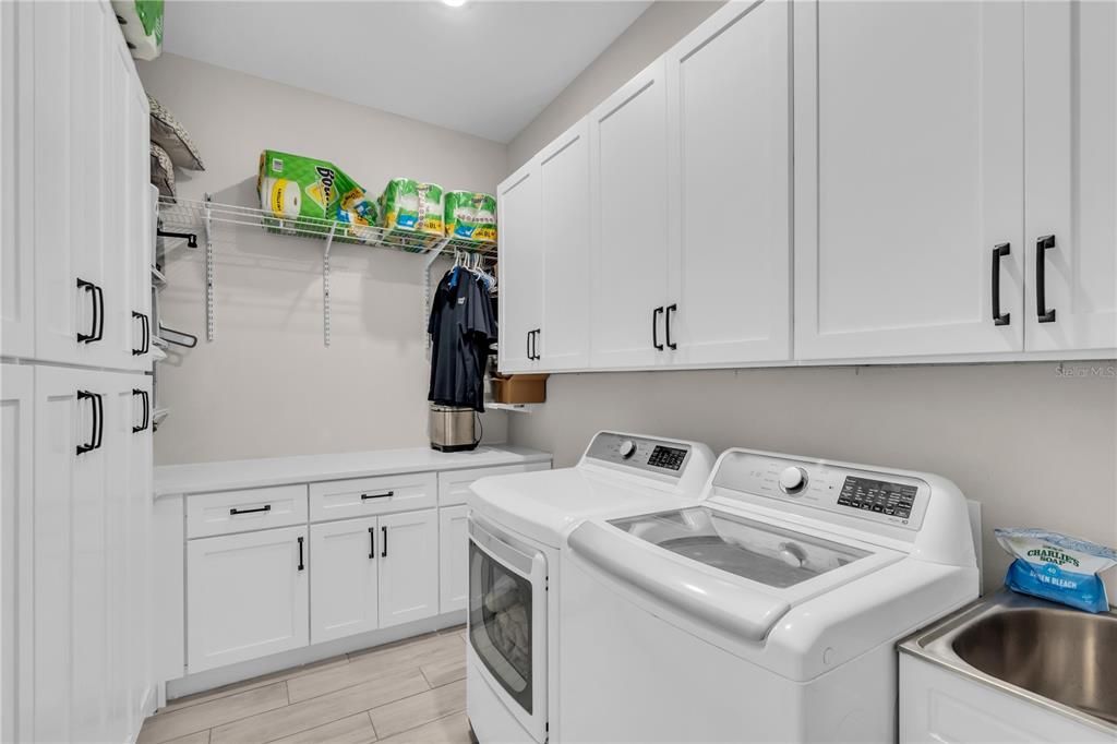 En Venta: $1,150,000 (4 camas, 3 baños, 2498 Pies cuadrados)