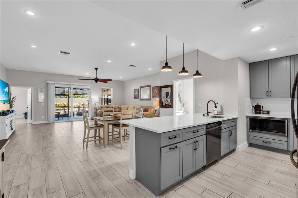 En Venta: $1,150,000 (4 camas, 3 baños, 2498 Pies cuadrados)