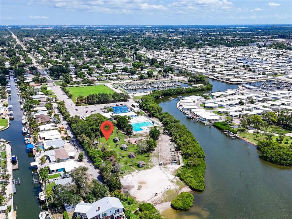 En Venta: $1,150,000 (4 camas, 3 baños, 2498 Pies cuadrados)