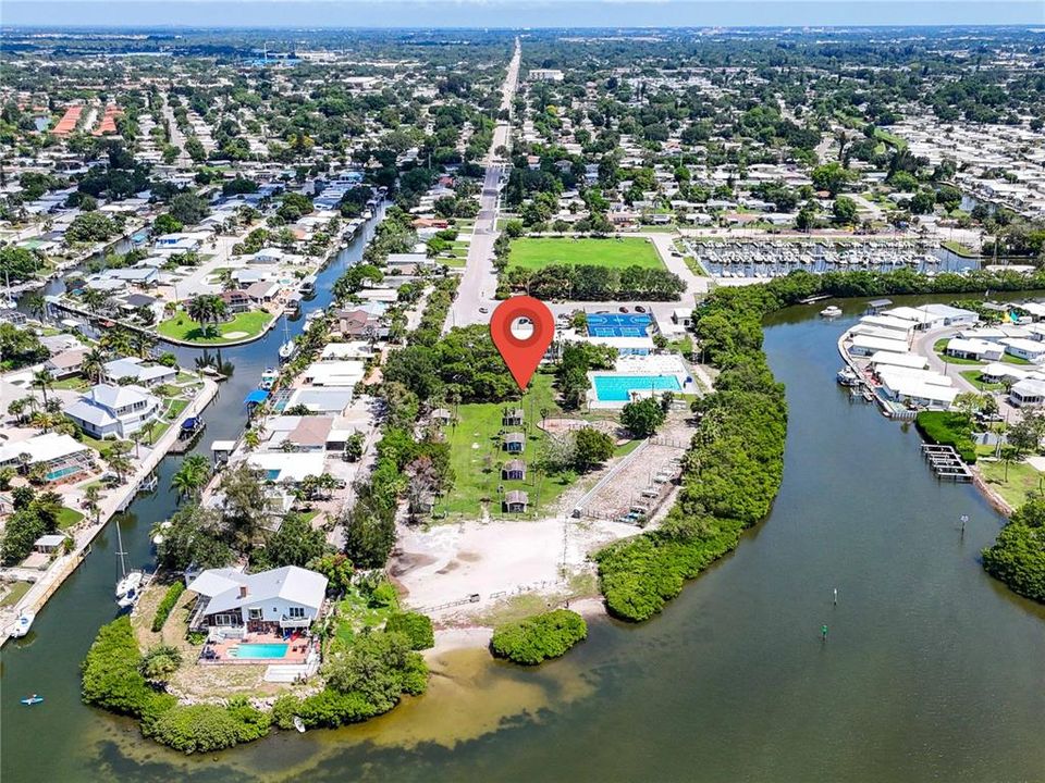 En Venta: $1,150,000 (4 camas, 3 baños, 2498 Pies cuadrados)