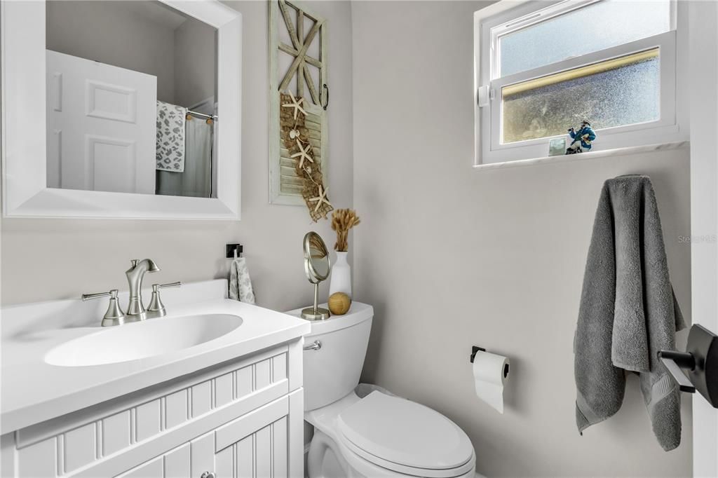 En Venta: $1,150,000 (4 camas, 3 baños, 2498 Pies cuadrados)