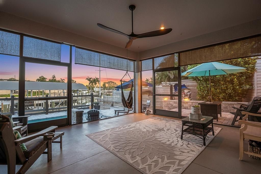 En Venta: $1,150,000 (4 camas, 3 baños, 2498 Pies cuadrados)