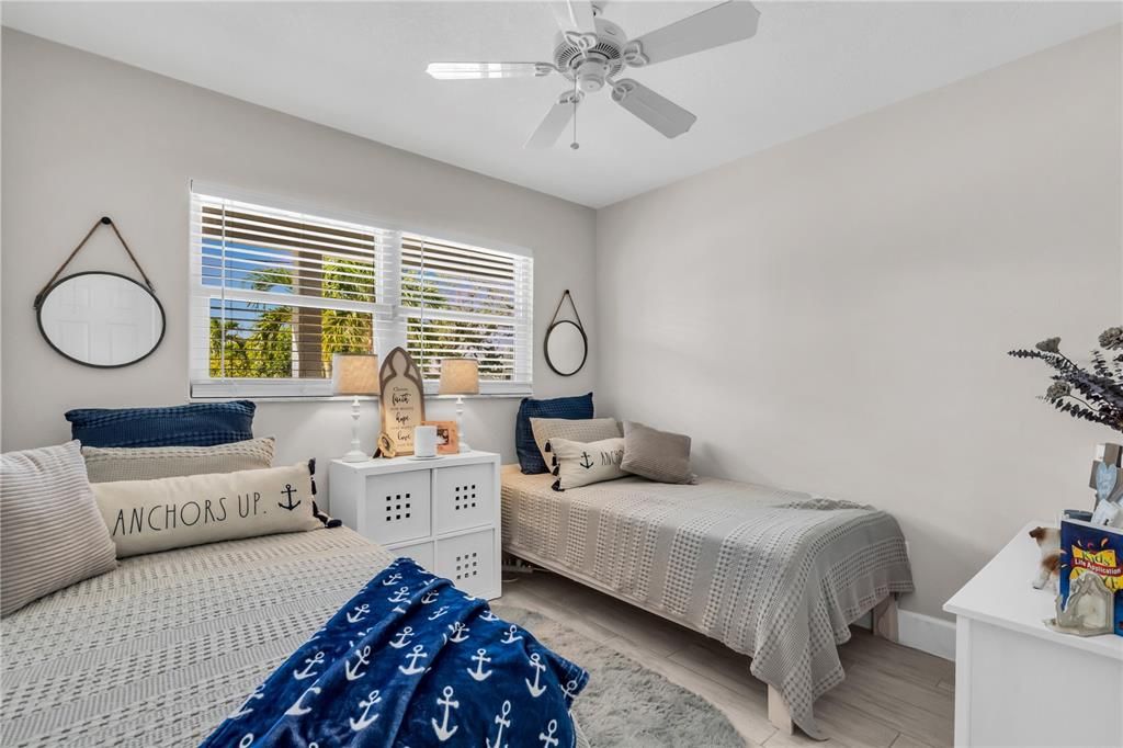 En Venta: $1,150,000 (4 camas, 3 baños, 2498 Pies cuadrados)