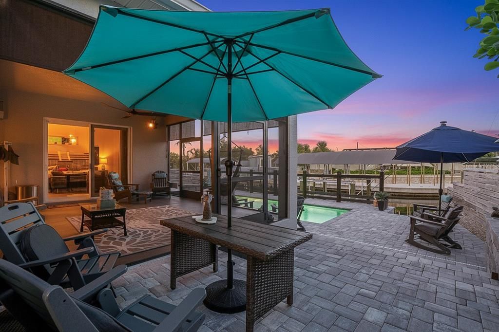 En Venta: $1,150,000 (4 camas, 3 baños, 2498 Pies cuadrados)