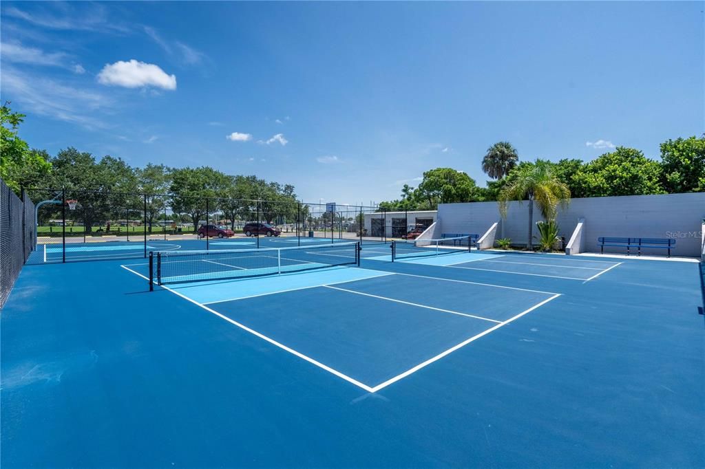 En Venta: $1,150,000 (4 camas, 3 baños, 2498 Pies cuadrados)