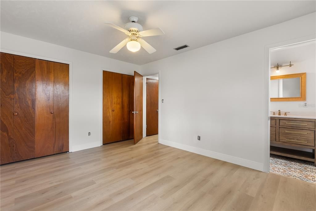 For Rent: $2,800 (5 beds, 3 baths, 1945 Square Feet)