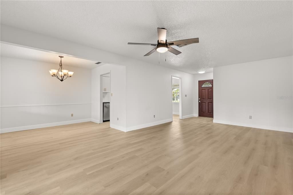 For Rent: $2,800 (5 beds, 3 baths, 1945 Square Feet)