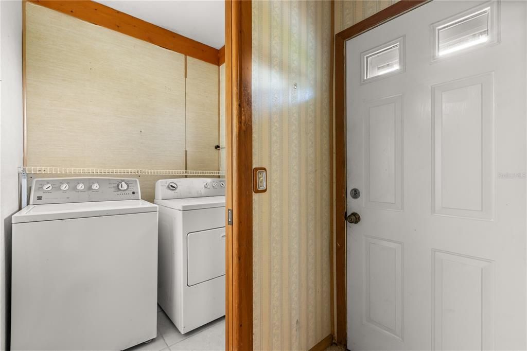 For Rent: $2,800 (5 beds, 3 baths, 1945 Square Feet)