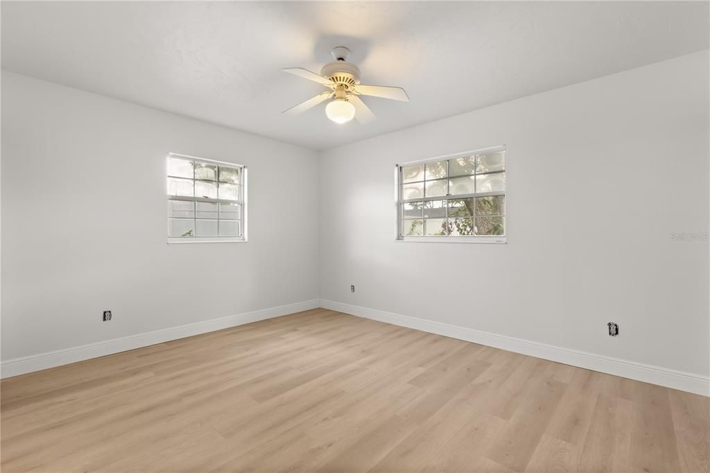 For Rent: $2,800 (5 beds, 3 baths, 1945 Square Feet)