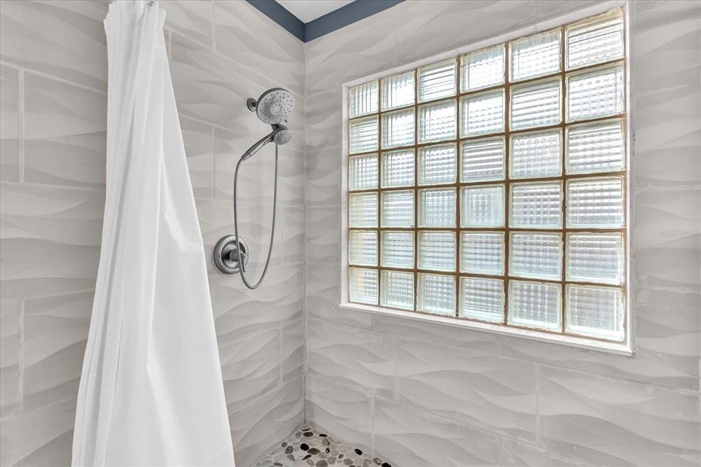 На продажу: $399,900 (3 спален, 2 ванн, 1766 Квадратных фут)