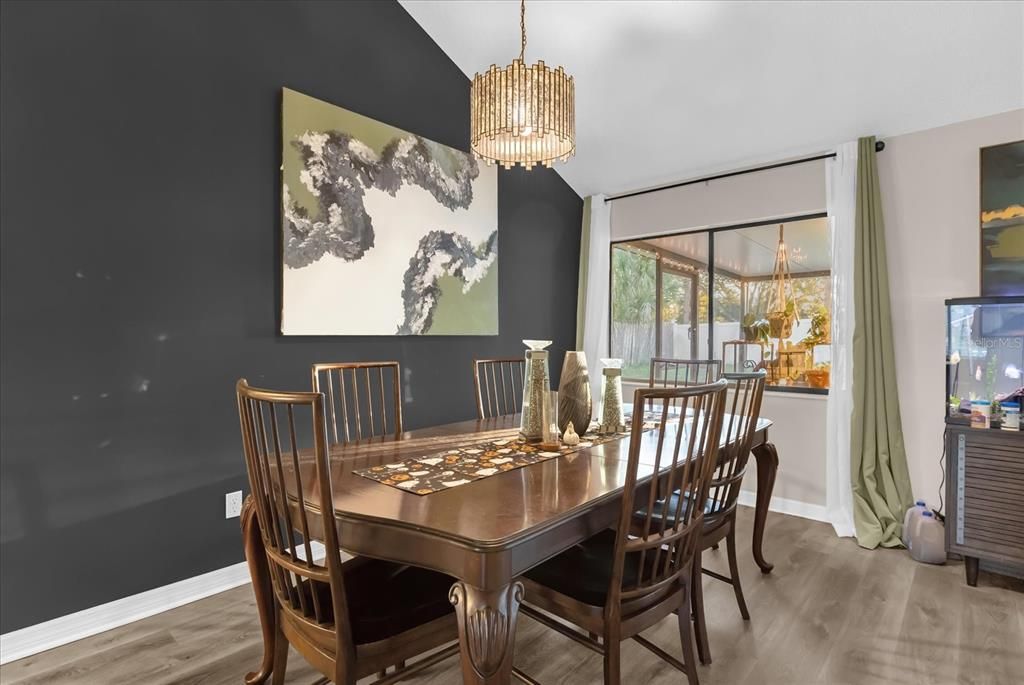 На продажу: $399,900 (3 спален, 2 ванн, 1766 Квадратных фут)