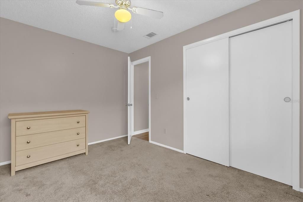 На продажу: $399,900 (3 спален, 2 ванн, 1766 Квадратных фут)